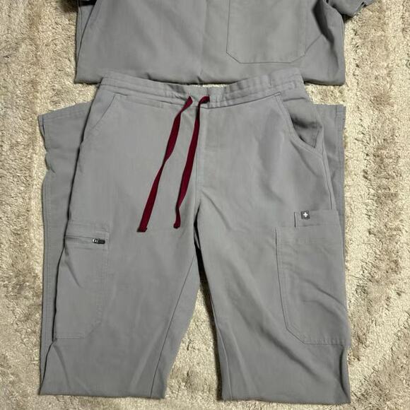 FIGS Scrub Set - Picture 3 of 8